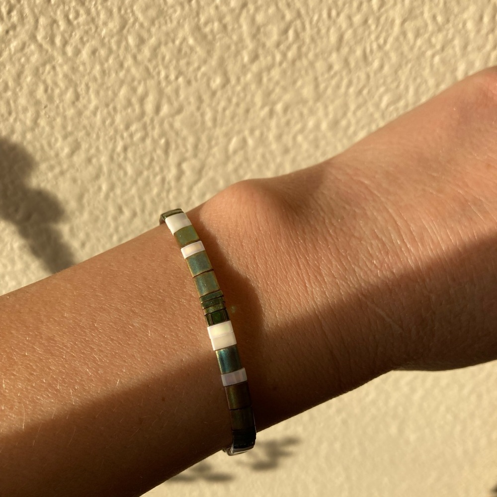 Handmade Multicolor Tila Beaded Bracelet - Picture 4 of 8